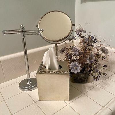 Lot 160  Bathroom Set Decorative Accessories