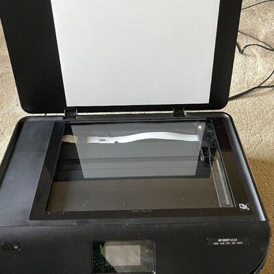 Lot 165  HP Envy 4524 All in One Copy/Scans/Prints