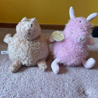 2 plush collectables