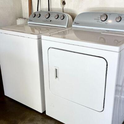 Lot 171.  2015 Whirlpool Washer & Gas Dryer