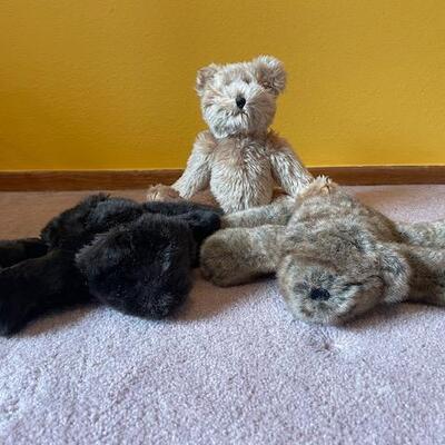 3 Bear plush toys