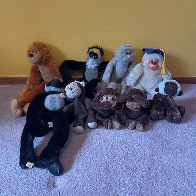 Monkey plush dolls