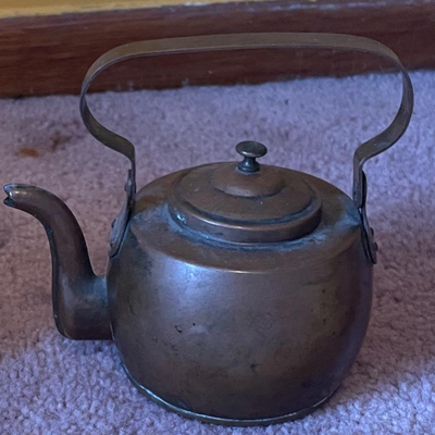 2 tea pots