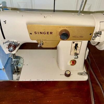 Lot 174 Vintage Singer Sewing Machine & Sewing Notions 