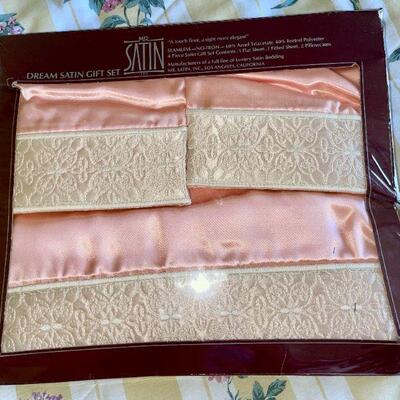 Lot 178.  Vintage Mr Satin King Sheet Set