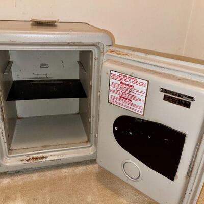 Lot 180. Vintage Sentry Valueguard 1310 Home Safe Dial Lock 