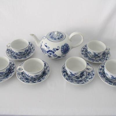 Lot #156: Vintage Zwiebelmuster Bohemia Blue Onion Czech Tea Set