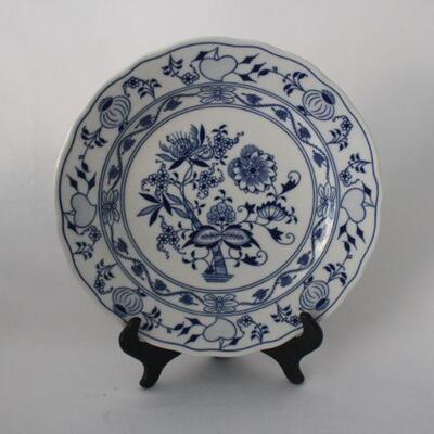 Lot #157: Vintage Zwiebelmuster Bohemia Blue Onion 9.5" Dinner Plates 