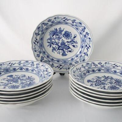 Lot #158: Vintage Zwiebelmuster Bohemia Blue Onion Bowls 