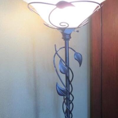 B421 - Tall Floor Lamp With Vine/Leaf Motif