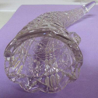 Very Pretty Vintage Pressed Glass Cornucopia Vase