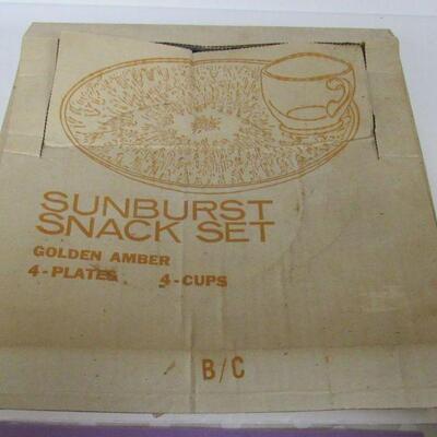 Nice Mid Century Sunburst Snack Set in Original Box, Indiana Glass Co