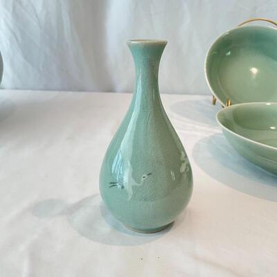 Lot 96 - Soft Designed Asian Pottery