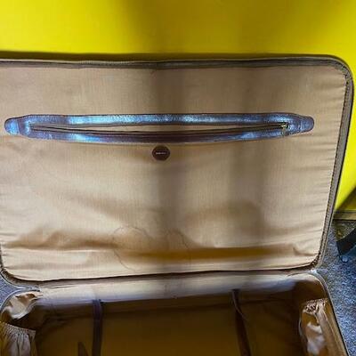 2 pieces or leather luggage