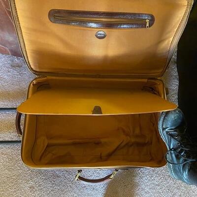 2 pieces or leather luggage
