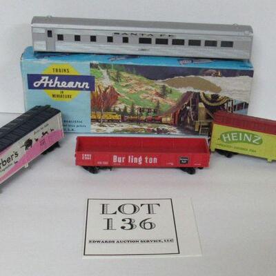 3 Vintage Train Cars & Plastic Athearn Train Model