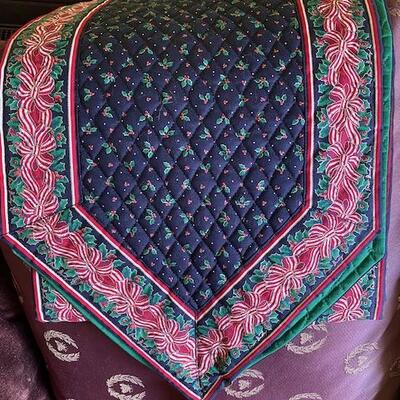 Christmas Table runner and round table cloth