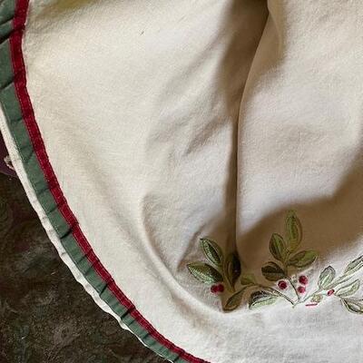 Christmas Table runner and round table cloth