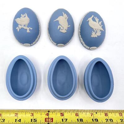 WEDGWOOD PALE BLUE JASPERWARE LIDDED EGGS SET OF 3