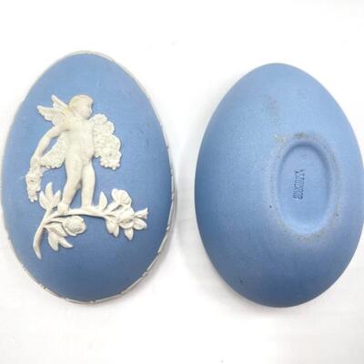 WEDGWOOD PALE BLUE JASPERWARE CHERUB LIDDED EGGS SET OF 2