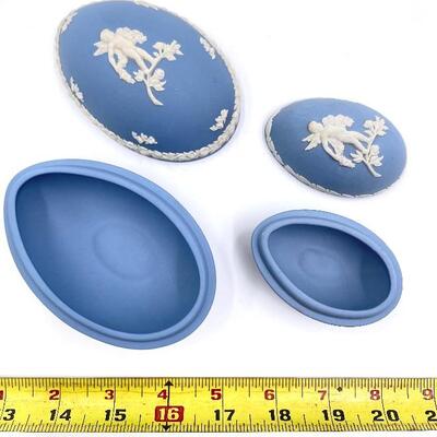 WEDGWOOD PALE BLUE JASPERWARE CHERUB LIDDED EGGS SET OF 2