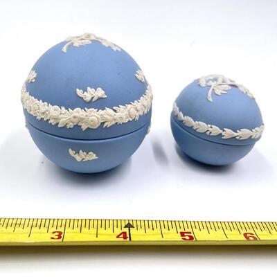 WEDGWOOD PALE BLUE JASPERWARE CHERUB LIDDED EGGS SET OF 2