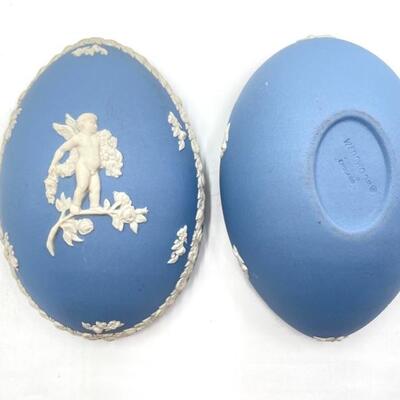 WEDGWOOD PALE BLUE JASPERWARE CHERUB LIDDED EGGS SET OF 2