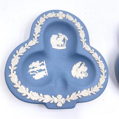 WEDGWOOD PALE BLUE JASPERWARE CLUB DISH/TRAY SET OF 2