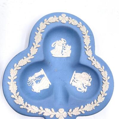 WEDGWOOD PALE BLUE JASPERWARE CLUB DISH/TRAY SET OF 2