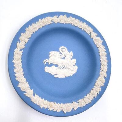 WEDGWOOD PALE BLUE JASPERWARE â€œAURORAâ€ ROUND DISH/TRAY