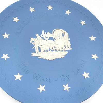 WEDGWOOD PALE BLUE JASPERWARE "AMERICAâ€™S HERITAGE" PLATE