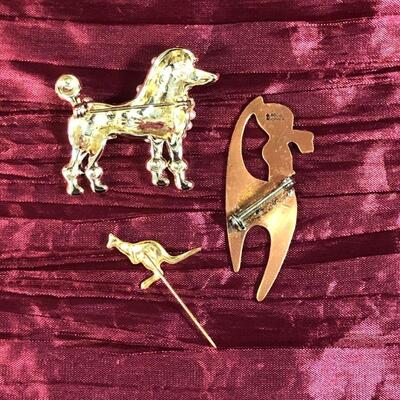 Lot 9 - (3) Animal Brooches