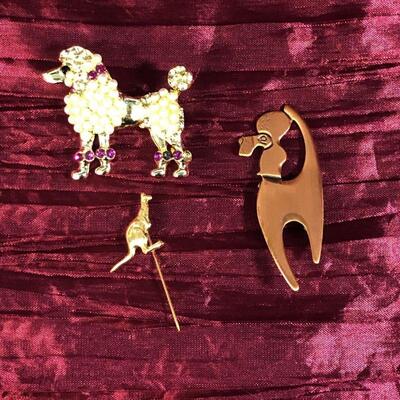 Lot 9 - (3) Animal Brooches