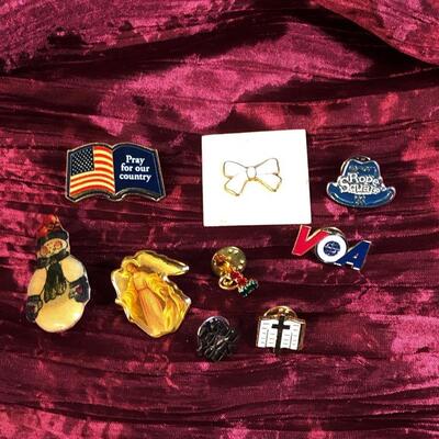 Lot 11 - Collection of Lapel or Hat Pins