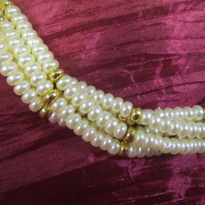 Lot 41 - Multi-strand Faux Pearl Necklace