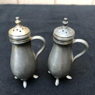 Lot 32P. 2 sets of Pewter salt & pepper: Pewter JCD 6, Shakers; C.C., made in Italy, Salt & Pepper mill â€” $8.75