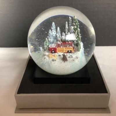 N - 187. Cool Snow Globes , Snow Globe 