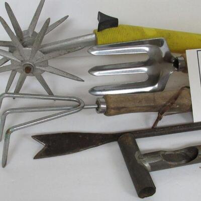 5 Old Garden Tools
