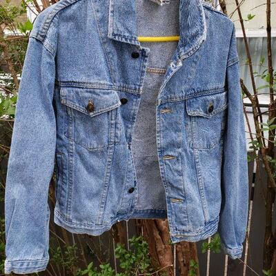 Vintage Looney Tunes Warner Brothers jacket medium