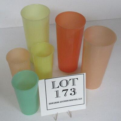 6 Older Tupperware Tumblers Pastels, 2 Sizes