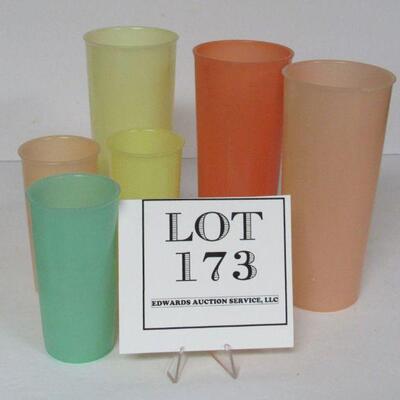 6 Older Tupperware Tumblers Pastels, 2 Sizes