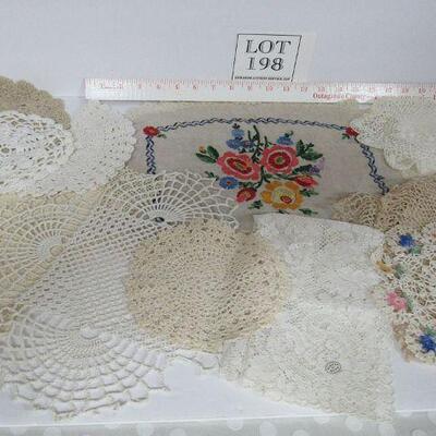 Nice Lot of Vintage Doileys 