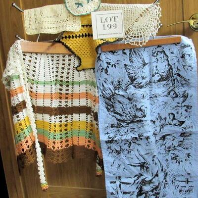 Lot of Kitchen Textiles: Nice Towel, Apron, Pot Holders