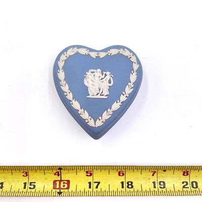 WEDGWOOD PALE BLUE JASPERWARE SMALL HEART LIDDED BOX