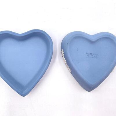 WEDGWOOD PALE BLUE JASPERWARE SMALL HEART LIDDED BOX
