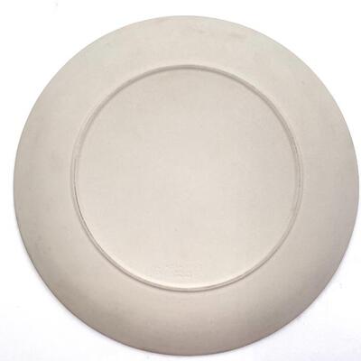 WEDGWOOD BLUE ON WHITE JASPERWARE â€œMOTHER 1979â€ PLATE