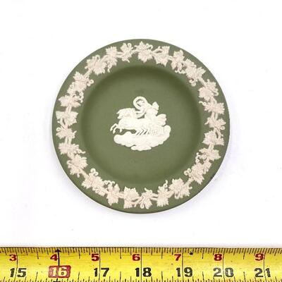 WEDGWOOD GREEN JASPERWARE â€œAURORAâ€ SMALL DISH/TRAY