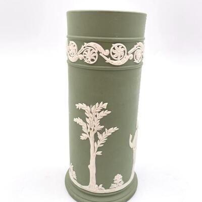 WEDGWOOD GREEN JASPERWARE VASE