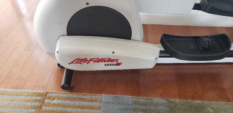Life fitness 5500hr elliptical price hotsell