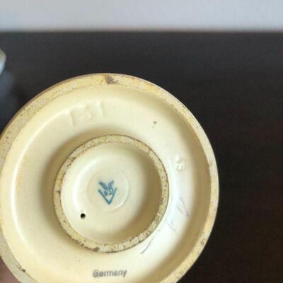 Antique Hummel 131 Street Singer Figurine with Full Bee Stamp